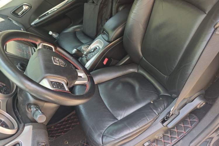 Used Dodge Journey 2014 2.4L Two-Wheel Drive Touring Edition Left Front Seat