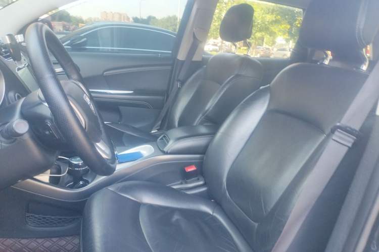 Used Dodge Journey 2014 2.4L Two-Wheel Drive Touring Edition Left Front Seat
