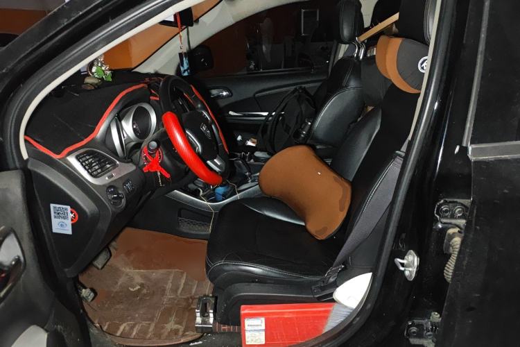 Used Dodge Journey 2014 2.4L Two-Wheel Drive Touring Edition Left Front Seat