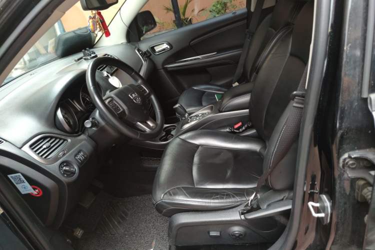 Used Dodge Journey 2014 2.4L Two-Wheel Drive Touring Edition Left Front Seat