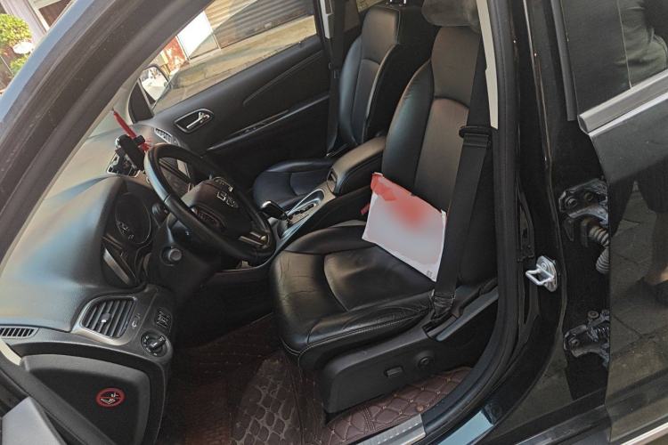 Used Dodge Journey 2014 2.4L Two-Wheel Drive Touring Edition Left Front Seat