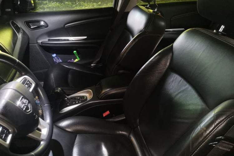 Used Dodge Journey 2014 2.4L Two-Wheel Drive Touring Edition Left Front Seat