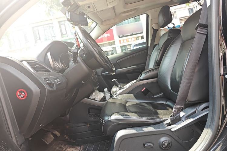 Used Dodge Journey 2014 2.4L Two-Wheel Drive Touring Edition Left Front Seat