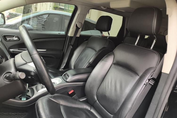 Used Dodge Journey 2014 2.4L Two-Wheel Drive Touring Edition Left Front Seat