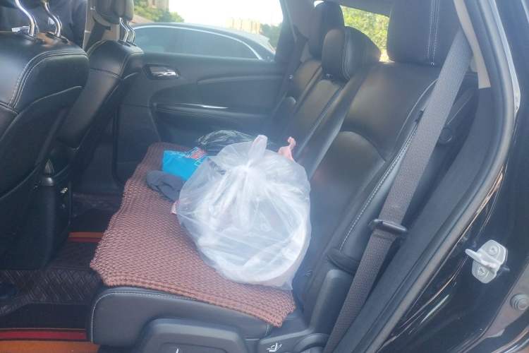 Used Dodge Journey 2014 2.4L Two-Wheel Drive Touring Edition Left Rear Seat
