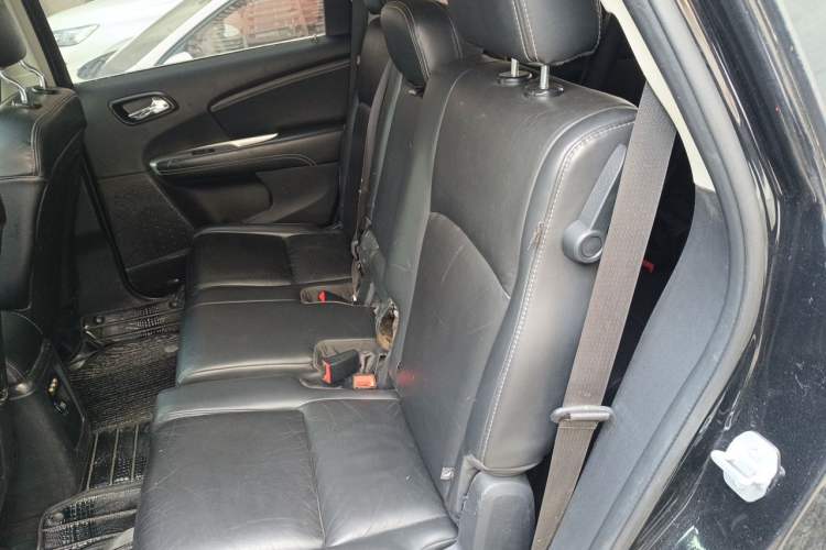 Used Dodge Journey 2014 2.4L Two-Wheel Drive Touring Edition Left Rear Seat