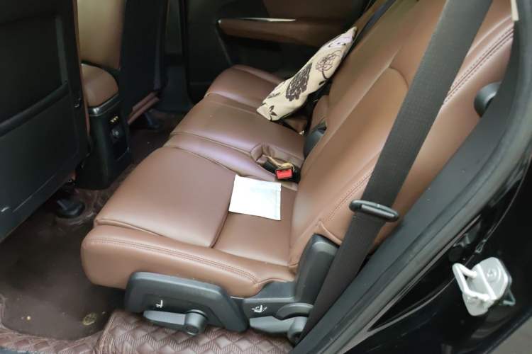 Used Dodge Journey 2014 2.4L Two-Wheel Drive Touring Edition Left Rear Seat