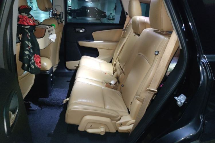 Used Dodge Journey 2014 2.4L Two-Wheel Drive Touring Edition Left Rear Seat