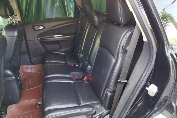 Used Dodge Journey 2014 2.4L Two-Wheel Drive Touring Edition Left Rear Seat