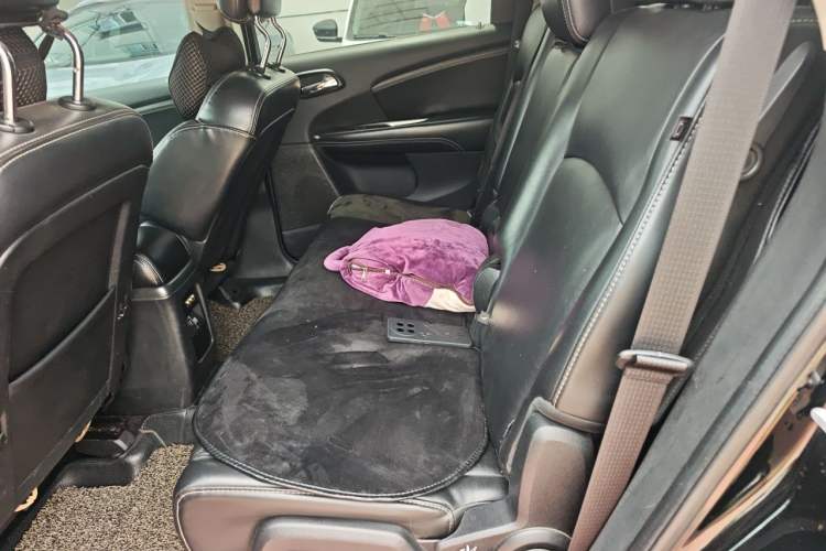 Used Dodge Journey 2014 2.4L Two-Wheel Drive Touring Edition Left Rear Seat