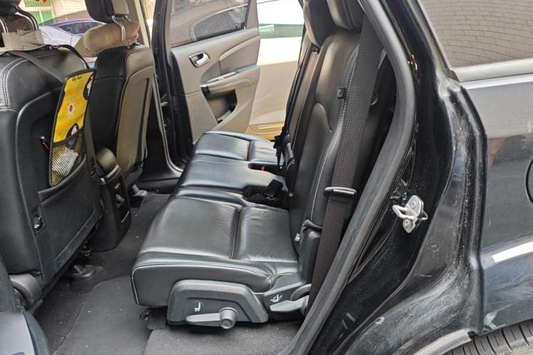Used Dodge Journey 2014 2.4L Two-Wheel Drive Touring Edition Left Rear Seat