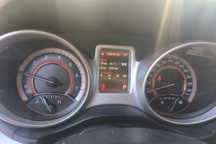 Used Dodge Journey 2014 2.4L Two-Wheel Drive Touring Edition Odometer Close Up