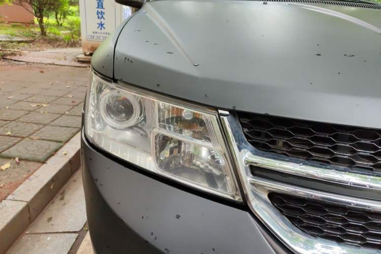 Used Dodge Journey 2014 2.4L Two-Wheel Drive Touring Edition Right Front Headlight