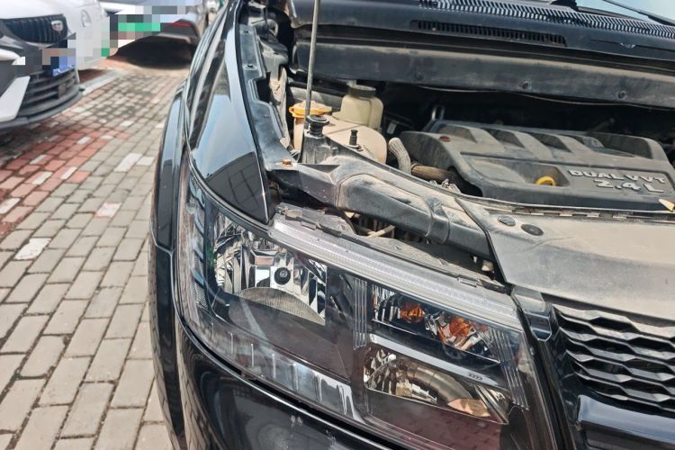 Used Dodge Journey 2014 2.4L Two-Wheel Drive Touring Edition Right Front Headlight