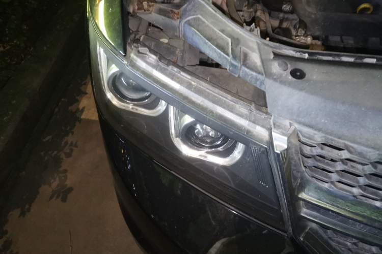 Used Dodge Journey 2014 2.4L Two-Wheel Drive Touring Edition Right Front Headlight
