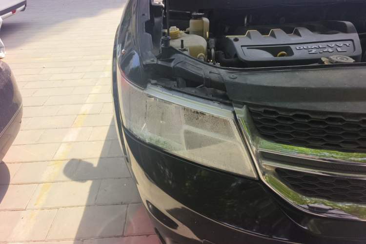 Used Dodge Journey 2014 2.4L Two-Wheel Drive Touring Edition Right Front Headlight