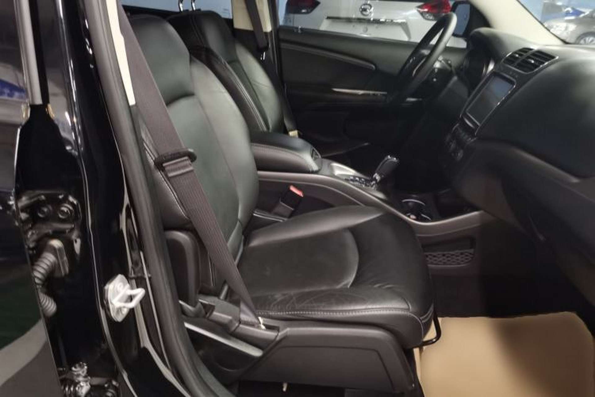 Used Dodge Journey 2014 2.4L Two-Wheel Drive Touring Edition Right Front Seat
