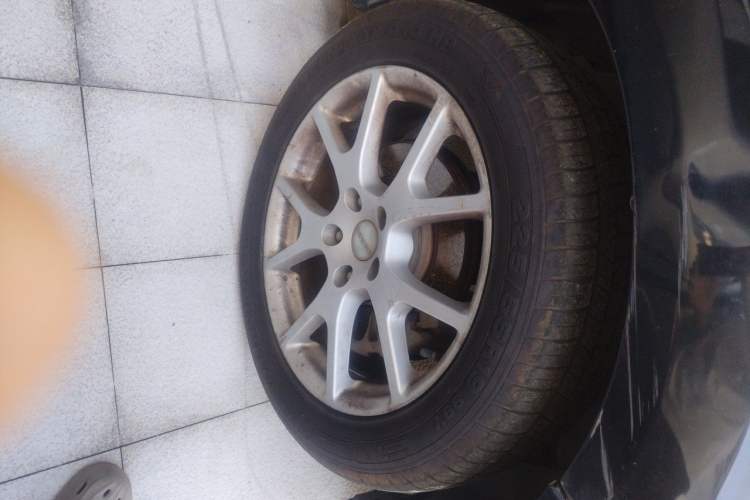 Used Dodge Journey 2014 2.4L Two-Wheel Drive Touring Edition Right Front Wheel Hub