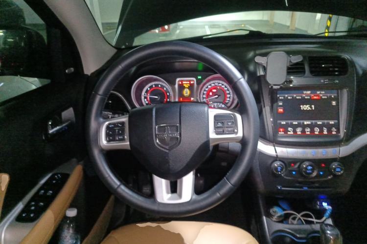 Used Dodge Journey 2014 2.4L Two-Wheel Drive Touring Edition Steering Wheel