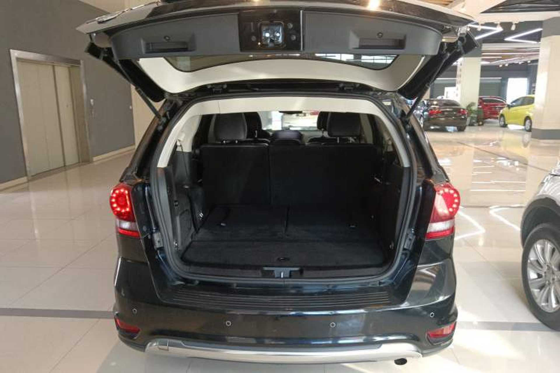 Used Dodge Journey 2014 2.4L Two-Wheel Drive Touring Edition Trunk