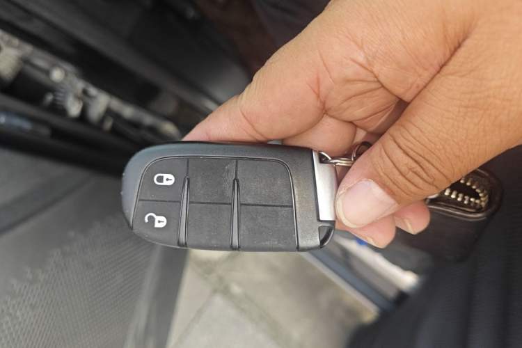 Used Dodge Journey 2014 2.4L Two-Wheel Drive Touring Edition Vehicle Key
