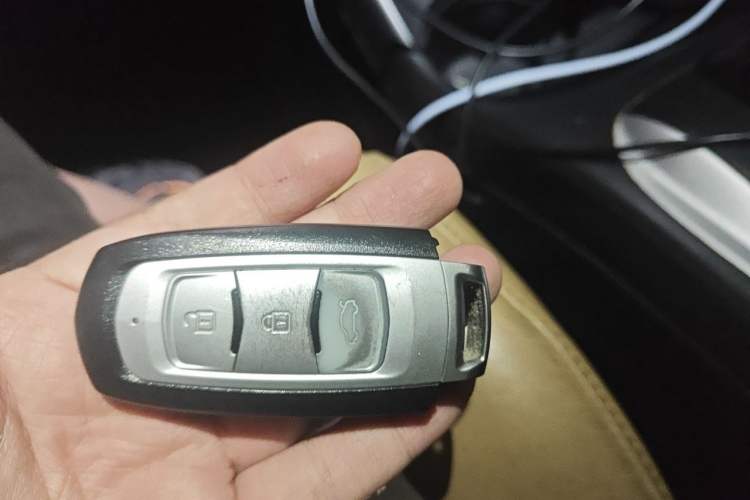 Used Dodge Journey 2014 2.4L Two-Wheel Drive Touring Edition Vehicle Key