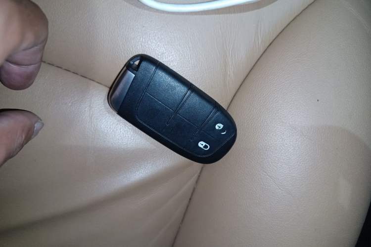 Used Dodge Journey 2014 2.4L Two-Wheel Drive Touring Edition Vehicle Key