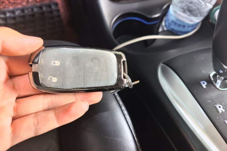 Used Dodge Journey 2014 2.4L Two-Wheel Drive Touring Edition Vehicle Key