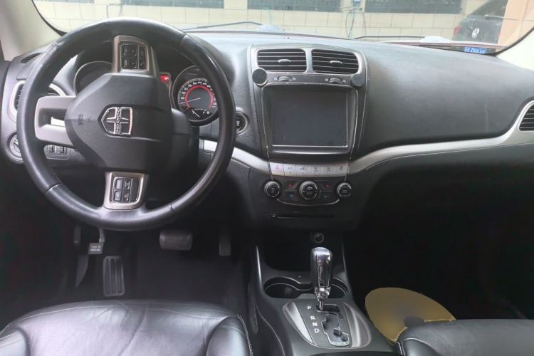 Used Dodge Journey 2014 2.4L Two-Wheel Drive Touring Edition Center Console