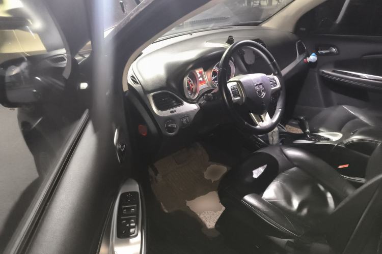 Used Dodge Journey 2014 2.4L Two-Wheel Drive Touring Edition Driver Seat
