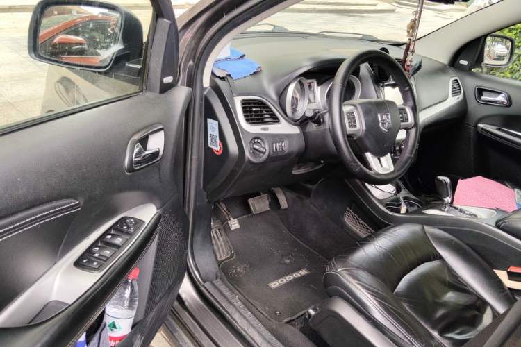 Used Dodge Journey 2014 2.4L Two-Wheel Drive Touring Edition Driver Seat