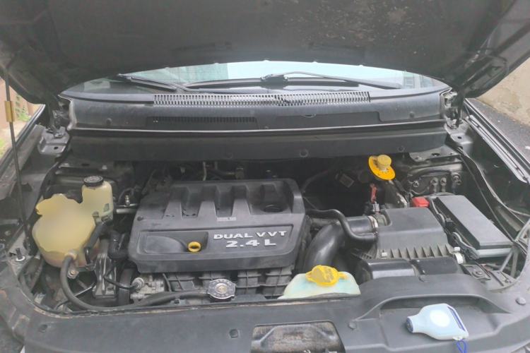 Used Dodge Journey 2014 2.4L Two-Wheel Drive Touring Edition Engine Bay