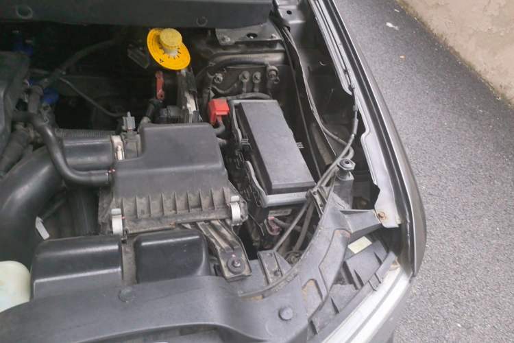 Used Dodge Journey 2014 2.4L Two-Wheel Drive Touring Edition Engine Bay Left