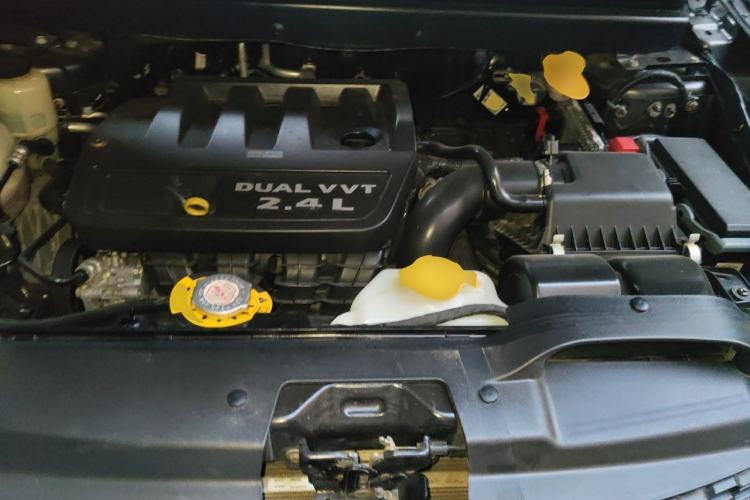 Used Dodge Journey 2014 2.4L Two-Wheel Drive Touring Edition Engine Bay