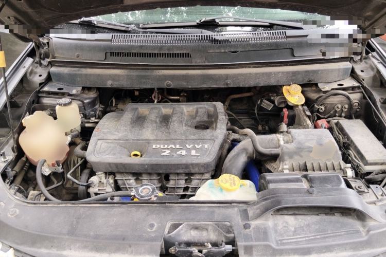 Used Dodge Journey 2014 2.4L Two-Wheel Drive Touring Edition Engine Bay