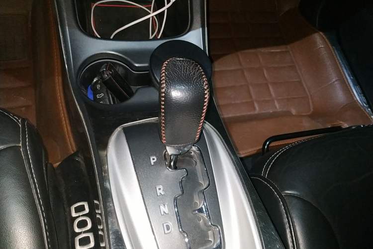 Used Dodge Journey 2014 2.4L Two-Wheel Drive Touring Edition Gear Lever