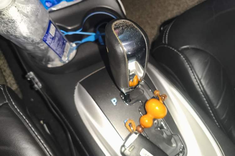 Used Dodge Journey 2014 2.4L Two-Wheel Drive Touring Edition Gear Lever