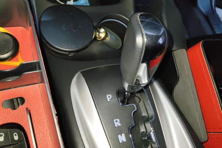 Used Dodge Journey 2014 2.4L Two-Wheel Drive Touring Edition Gear Lever