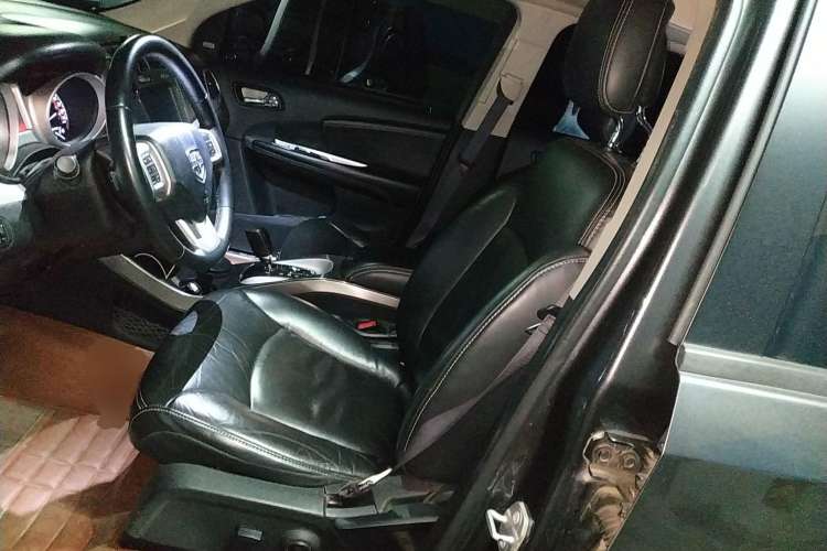 Used Dodge Journey 2014 2.4L Two-Wheel Drive Touring Edition Left Front Seat