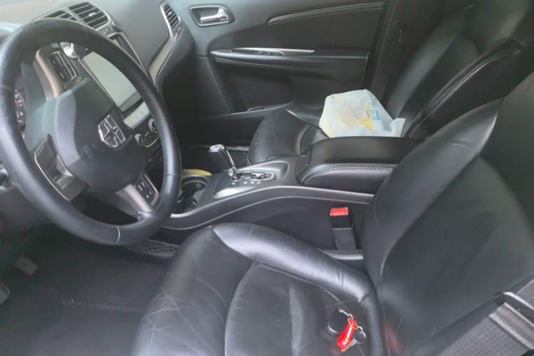 Used Dodge Journey 2014 2.4L Two-Wheel Drive Touring Edition Left Front Seat