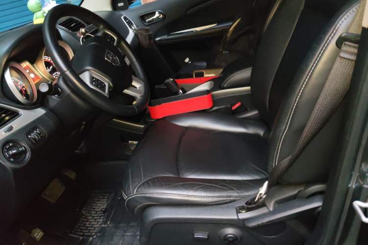 Used Dodge Journey 2014 2.4L Two-Wheel Drive Touring Edition Left Front Seat