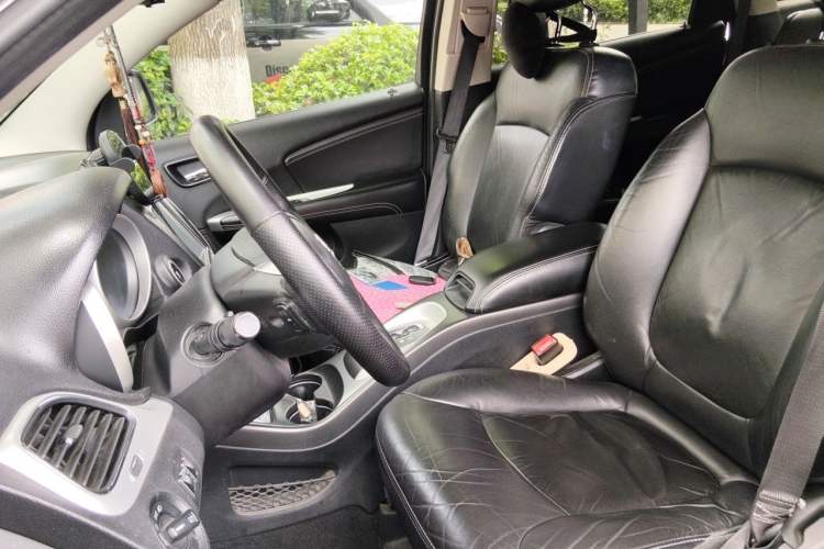 Used Dodge Journey 2014 2.4L Two-Wheel Drive Touring Edition Left Front Seat