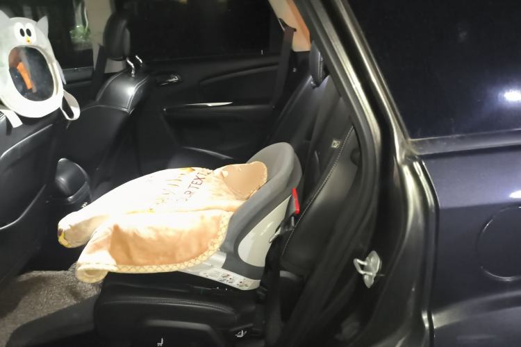 Used Dodge Journey 2014 2.4L Two-Wheel Drive Touring Edition Left Rear Seat
