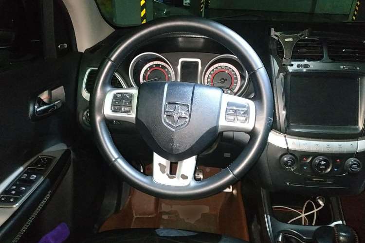 Used Dodge Journey 2014 2.4L Two-Wheel Drive Touring Edition Steering Wheel