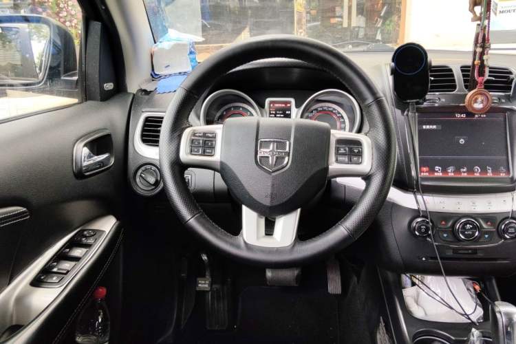 Used Dodge Journey 2014 2.4L Two-Wheel Drive Touring Edition Steering Wheel