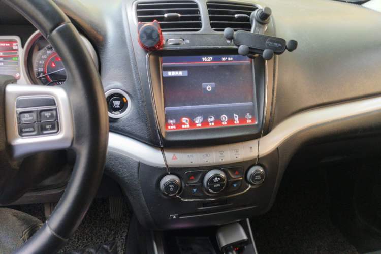 Used Dodge Journey 2014 2.4L Two-Wheel Drive Touring Edition Audio And AC Panel