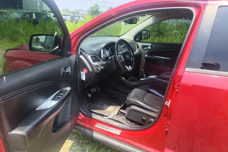 Used Dodge Journey 2014 2.4L Two-Wheel Drive Touring Edition Driver Seat