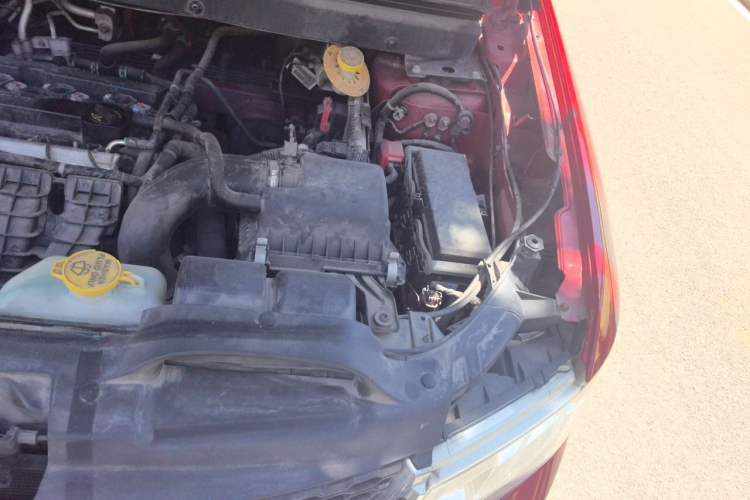 Used Dodge Journey 2014 2.4L Two-Wheel Drive Touring Edition Engine Bay Left