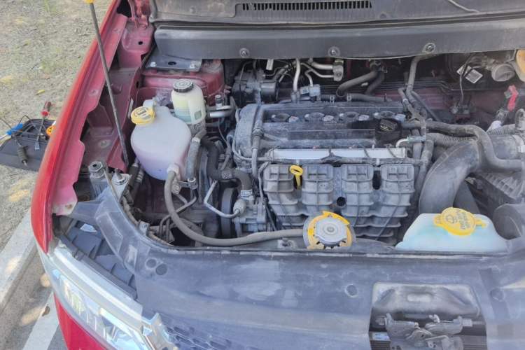 Used Dodge Journey 2014 2.4L Two-Wheel Drive Touring Edition Engine Bay Right
