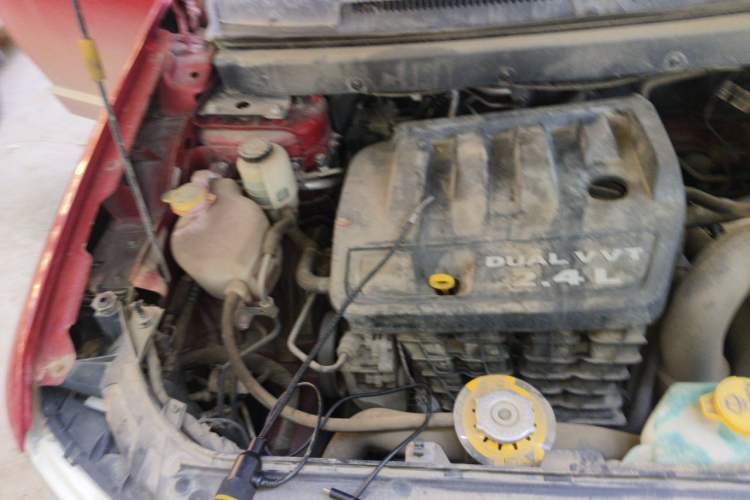 Used Dodge Journey 2014 2.4L Two-Wheel Drive Touring Edition Engine Bay Right